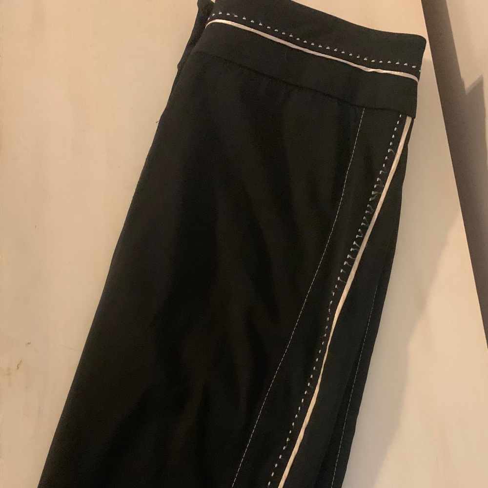 3/$30 Bebe pencil skirt